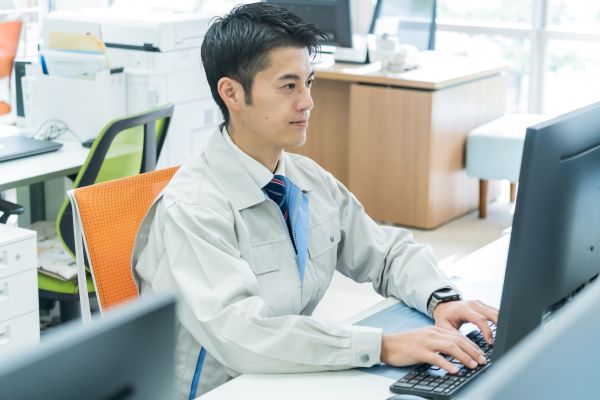 《正社員登用前提・車通勤可能》輸入業務・入出庫業務