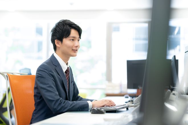 《未経験OK！正社員採用》輸出入業務