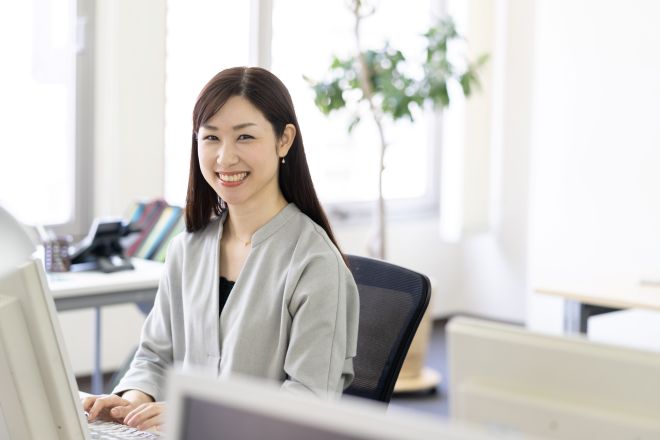 《有資格者は未経験OK!正社員登用前提》輸出入業務及び通関業務